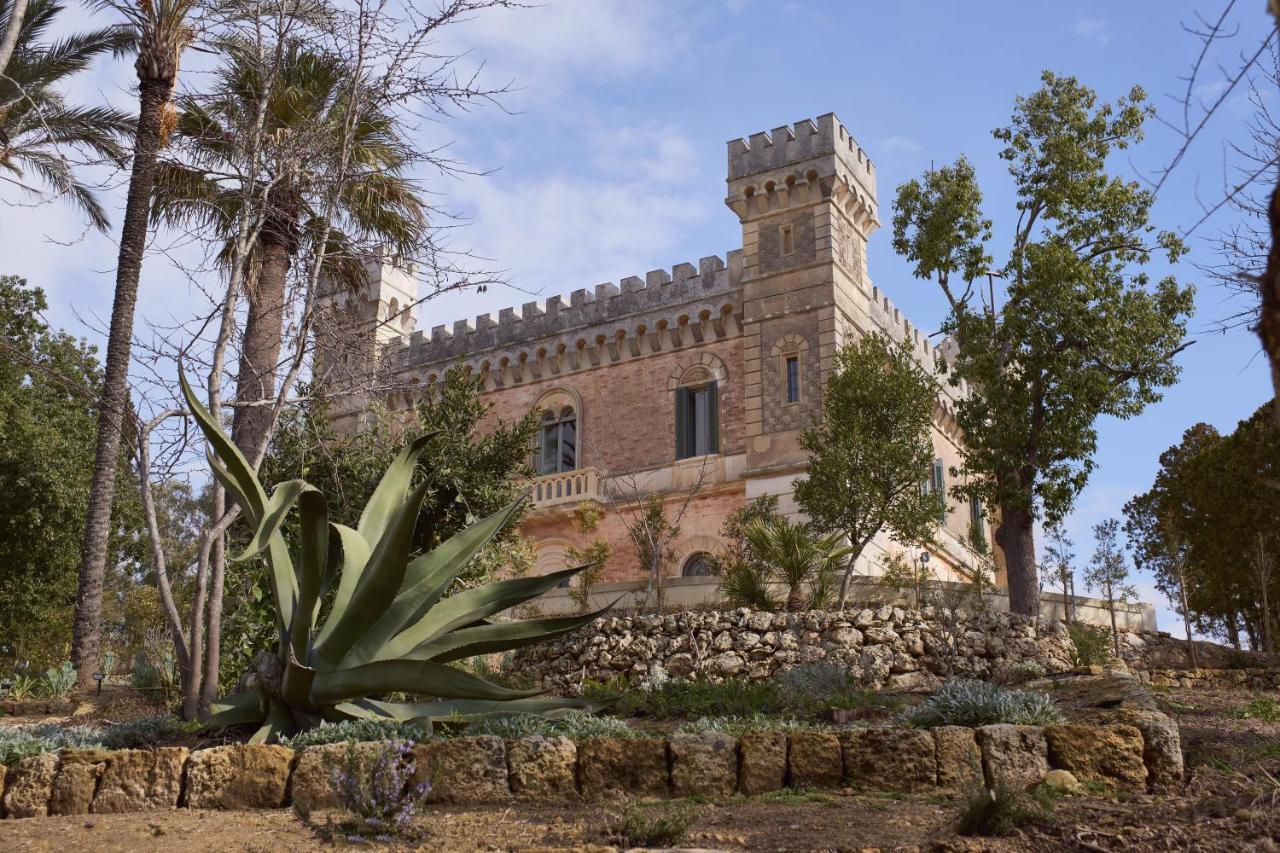 Castle Elvira - The Castle & The Cottage Trepuzzi Εξωτερικό φωτογραφία